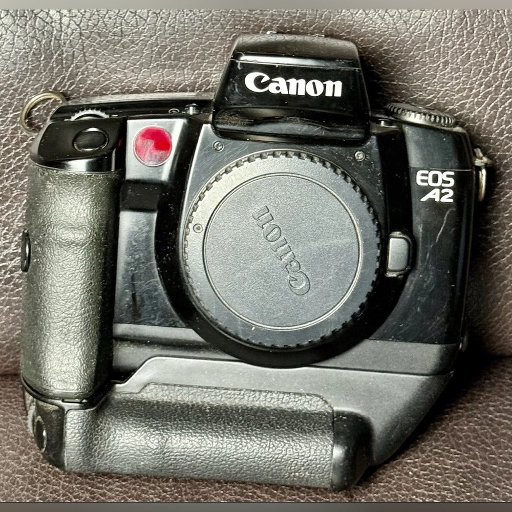 Canon EOS A2 35mm FILM SLR Analog Camera Body W/ Vertical VG-10 Grip , No Strap